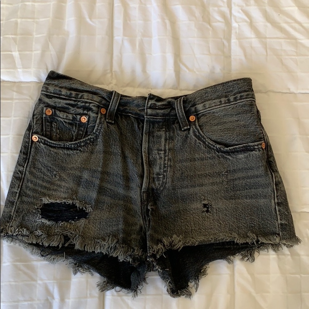 Levi black wash shorts